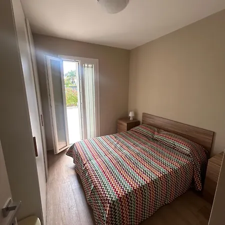 Maiullari House 度假居 波利科罗