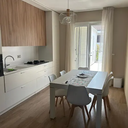 Maiullari House Tatil Evi Policoro